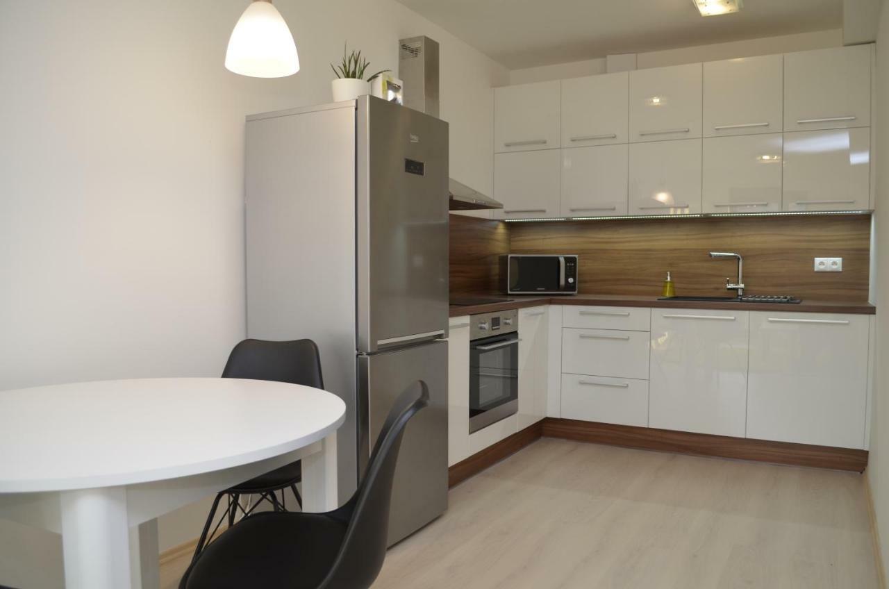 New Apartment Opposite To Presidential Palace บราติสลาวา ภายนอก รูปภาพ