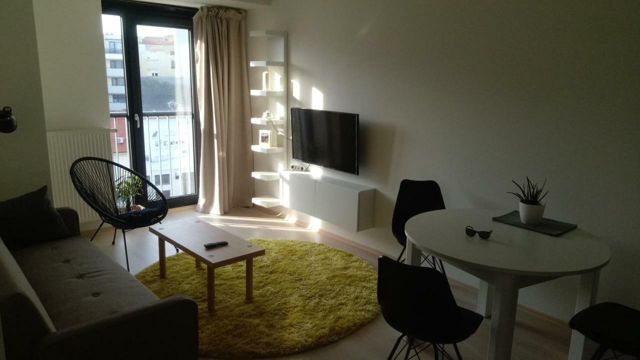 New Apartment Opposite To Presidential Palace บราติสลาวา ภายนอก รูปภาพ